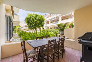 Exceptional Ground Floor Corner Apartment in El Paraíso, Estepona
