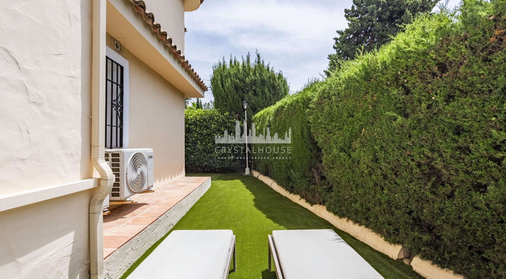 Exceptional Ground Floor Corner Apartment in El Paraíso, Estepona