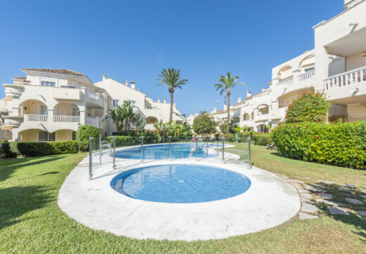 Exceptional Ground Floor Corner Apartment in El Paraíso, Estepona