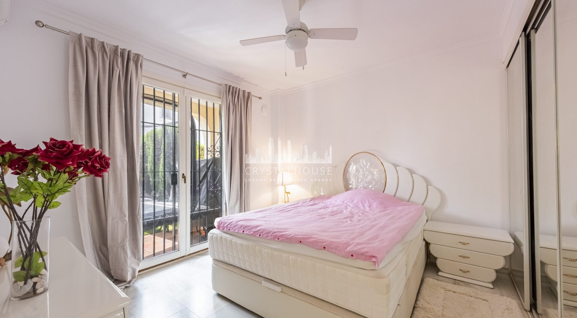 Exceptional Ground Floor Corner Apartment in El Paraíso, Estepona