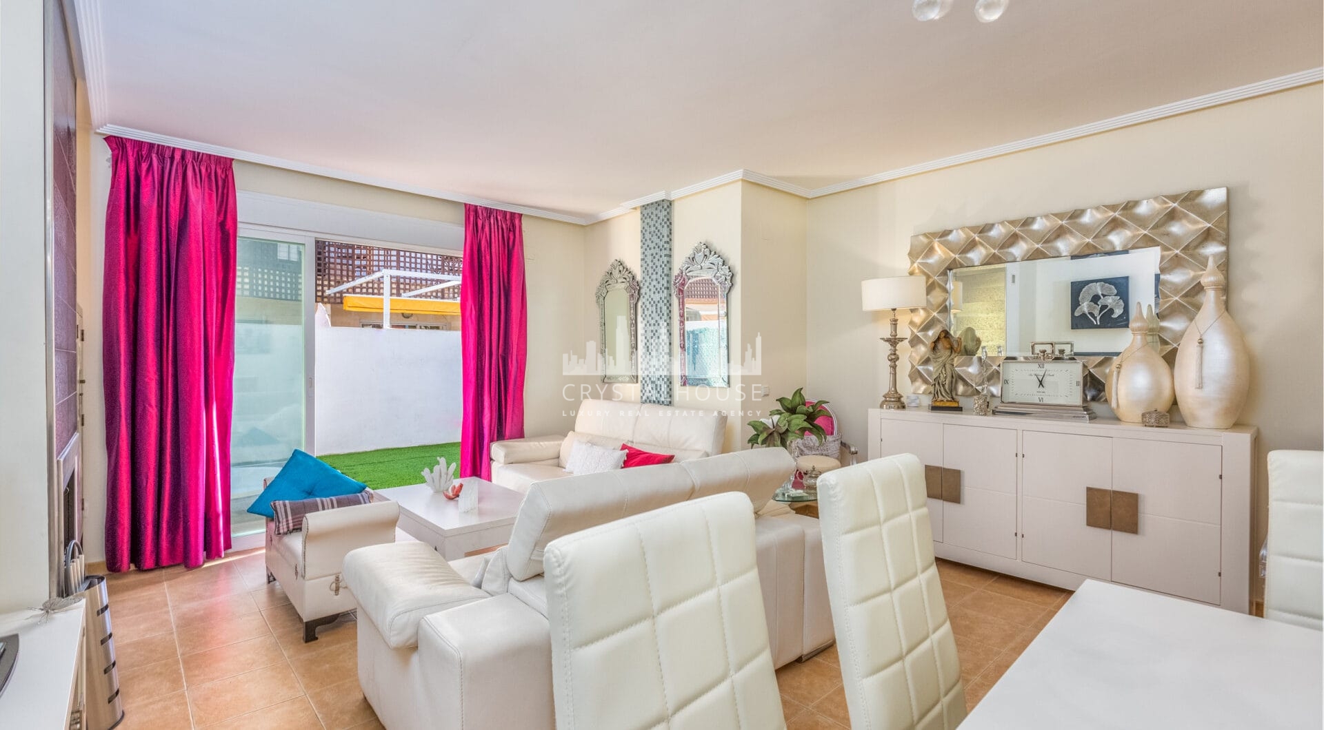 Fantastic LOW PRICE SEMI-DETACHED HOUSE!