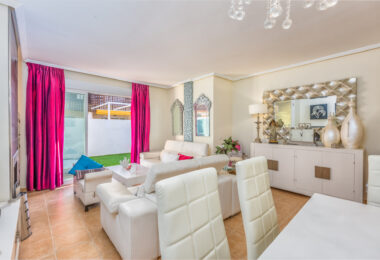 Fantastic LOW PRICE SEMI-DETACHED HOUSE!