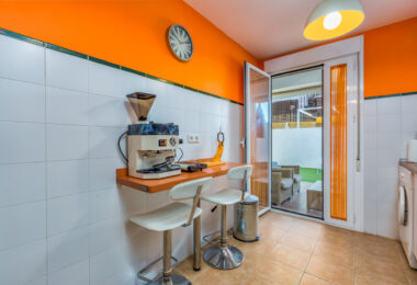 Fantastic LOW PRICE SEMI-DETACHED HOUSE!