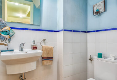Fantastic LOW PRICE SEMI-DETACHED HOUSE!