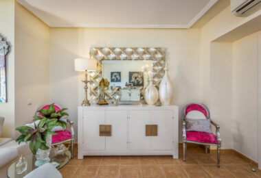 Fantastic LOW PRICE SEMI-DETACHED HOUSE!