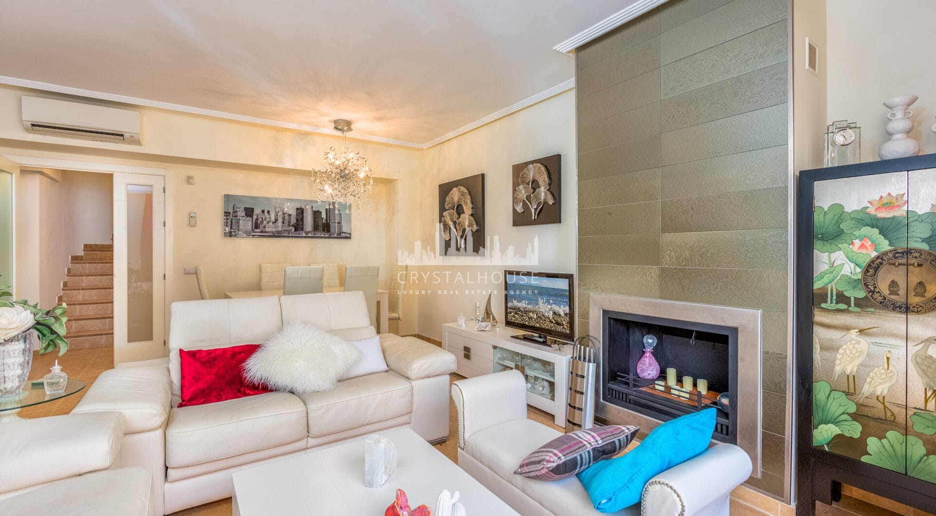 Fantastic LOW PRICE SEMI-DETACHED HOUSE!