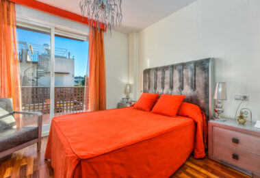 Fantastic LOW PRICE SEMI-DETACHED HOUSE!