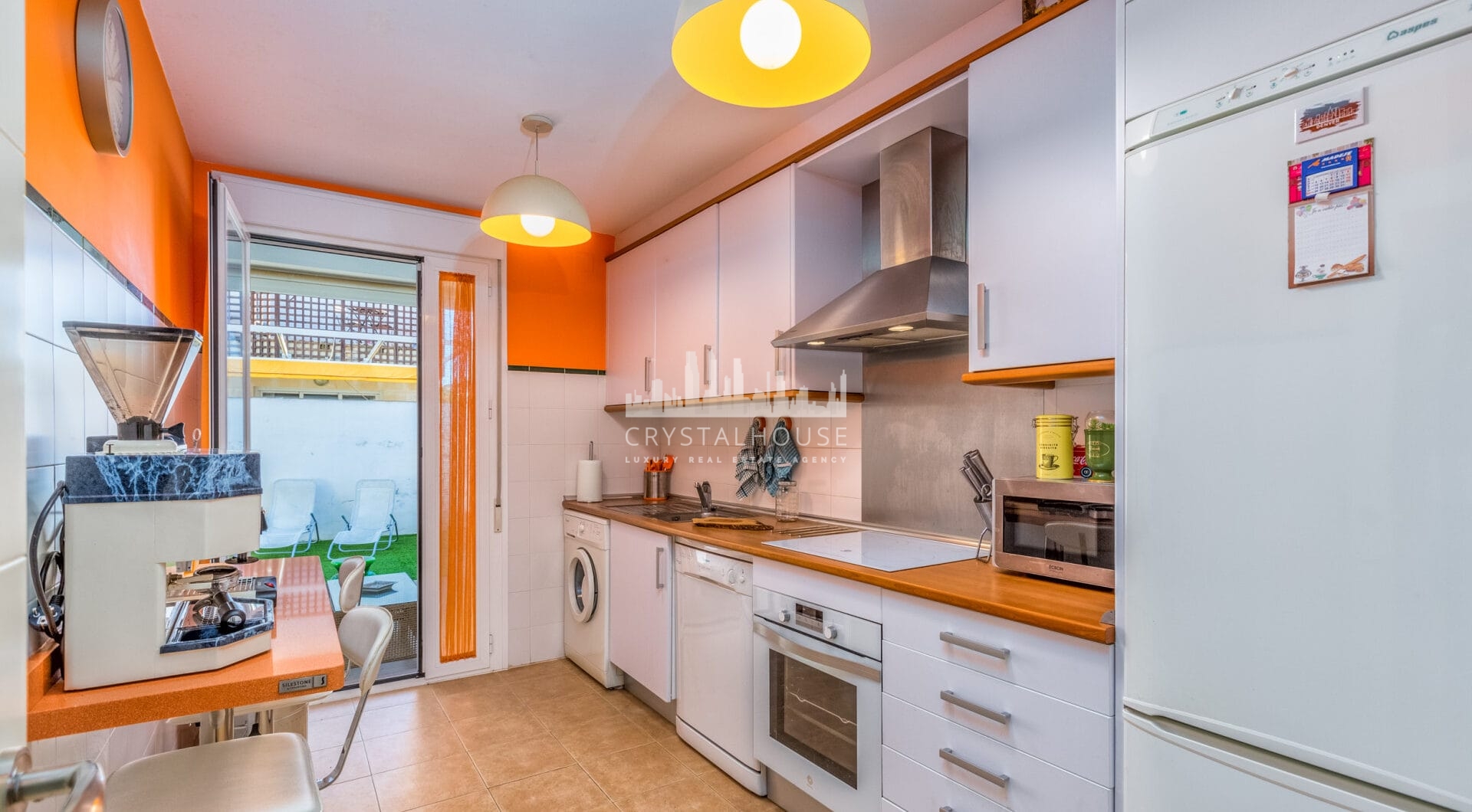 Fantastic LOW PRICE SEMI-DETACHED HOUSE!