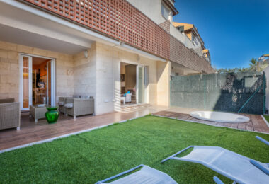 Fantastic LOW PRICE SEMI-DETACHED HOUSE!