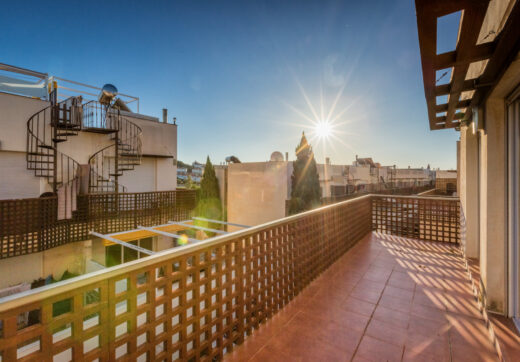 Fantastic LOW PRICE SEMI-DETACHED HOUSE!