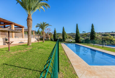 Fantastic LOW PRICE SEMI-DETACHED HOUSE!