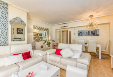 Fantastic LOW PRICE SEMI-DETACHED HOUSE!