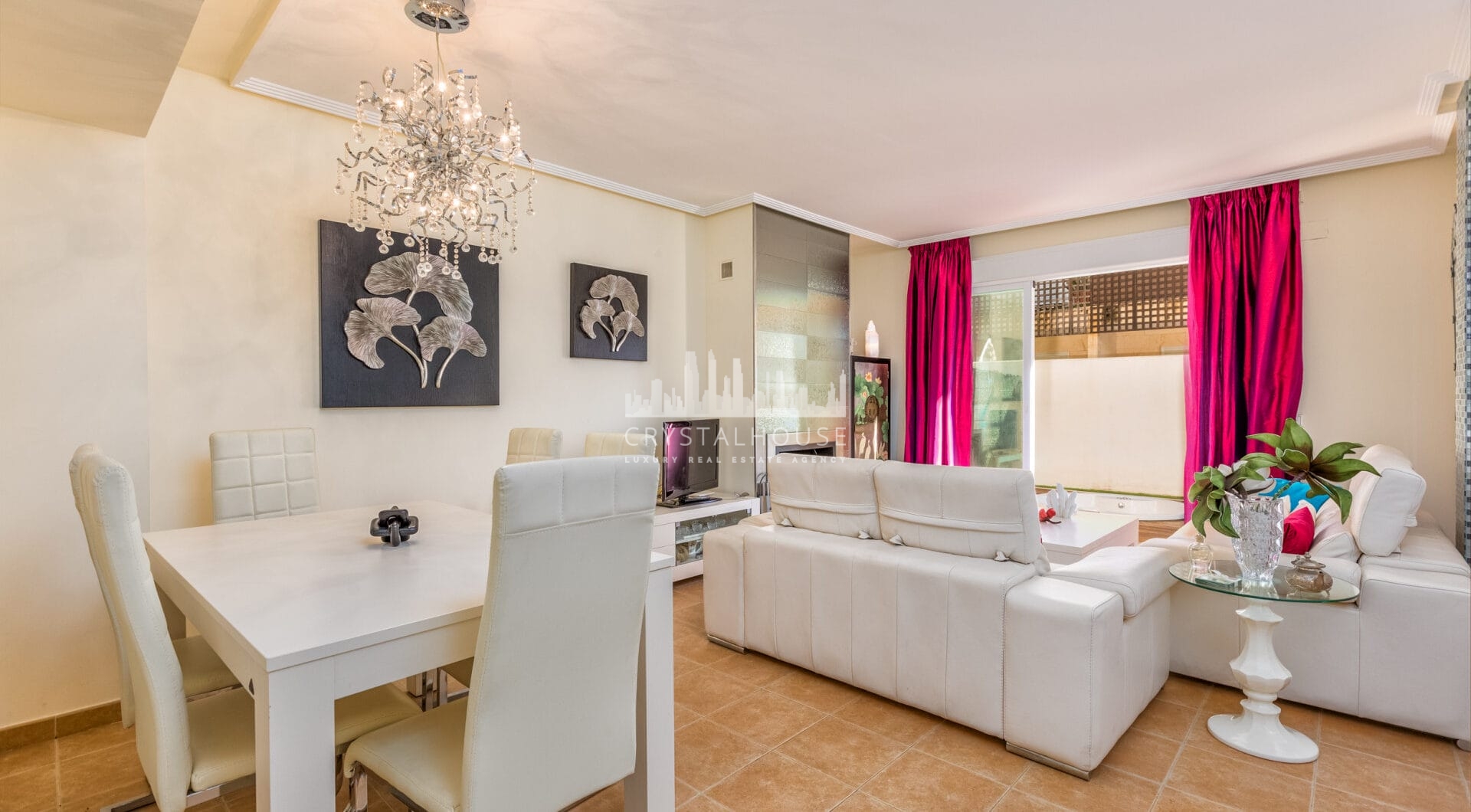 Fantastic LOW PRICE SEMI-DETACHED HOUSE!