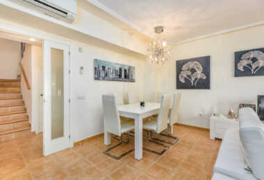 Fantastic LOW PRICE SEMI-DETACHED HOUSE!