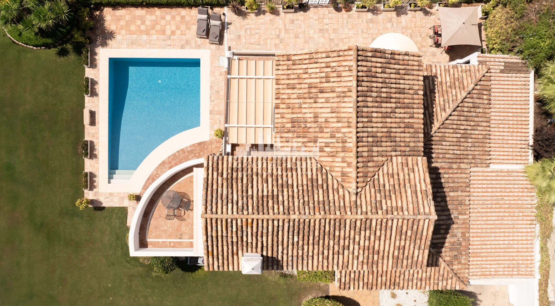 Villa Felisa - Detached Villa in El Paraiso Alto, Benahavis
