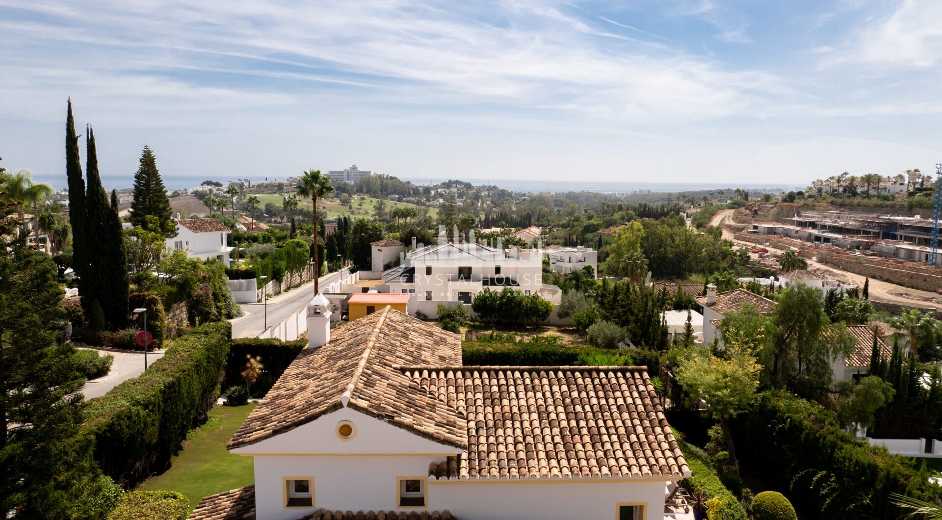 Villa Felisa - Detached Villa in El Paraiso Alto, Benahavis