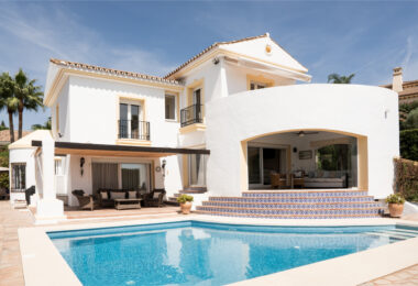 Villa Felisa - Detached Villa in El Paraiso Alto, Benahavis