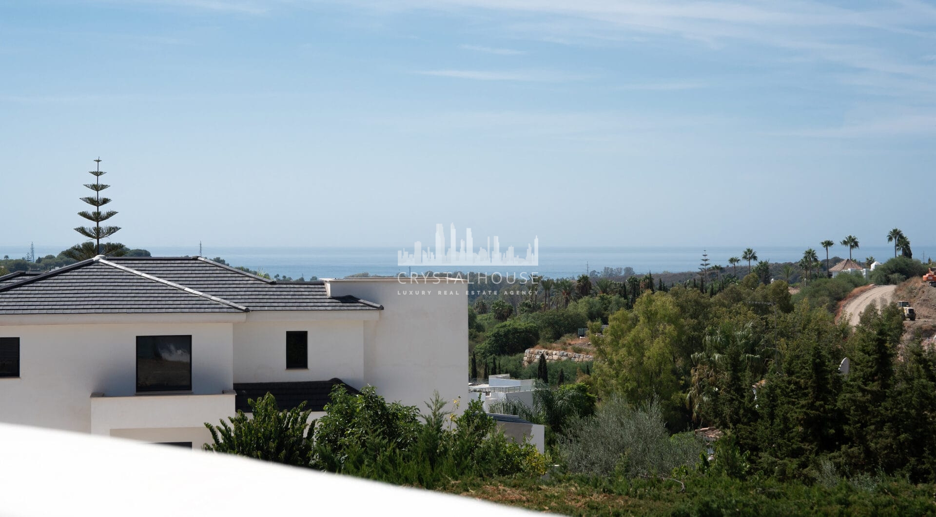 Villa Felisa - Detached Villa in El Paraiso Alto, Benahavis