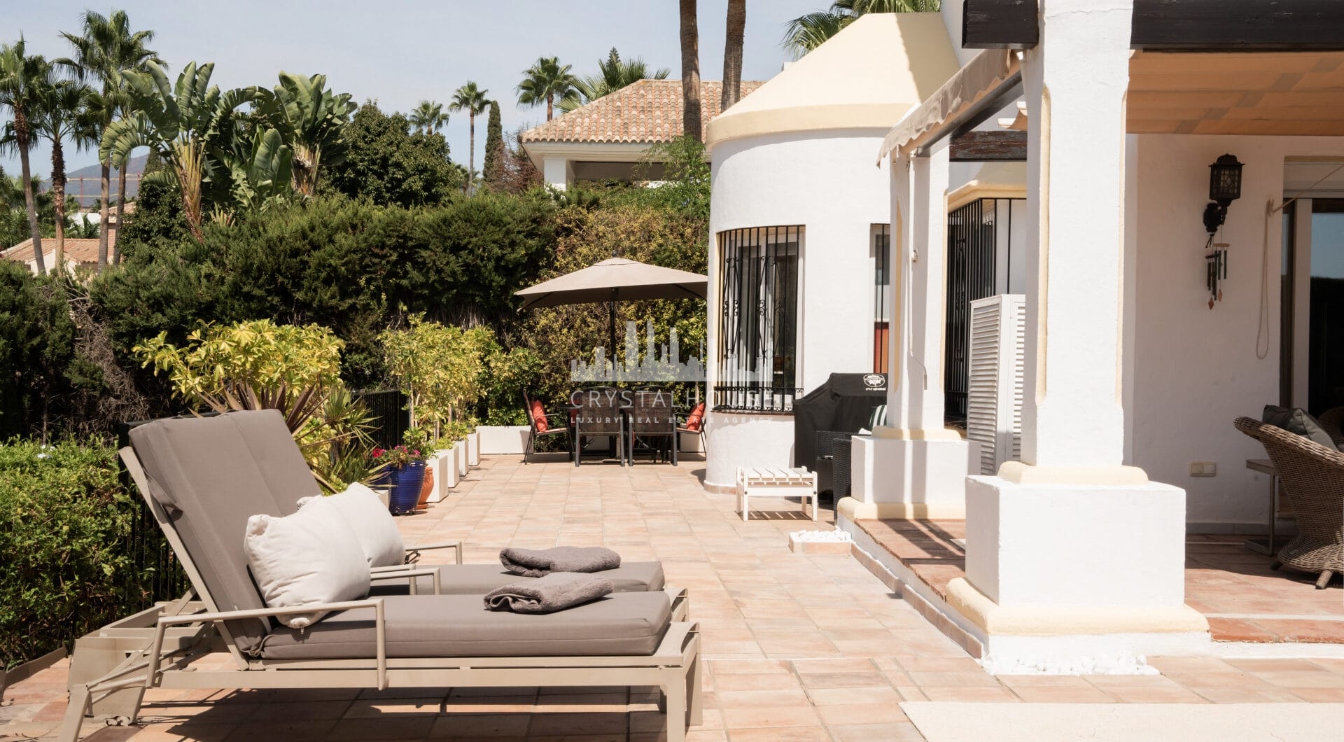 Villa Felisa - Detached Villa in El Paraiso Alto, Benahavis
