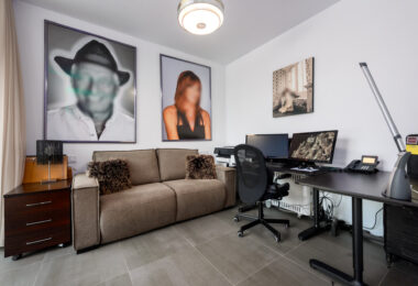 This contemporary four-bedroom detached villa, located in Atalaya Isdabe, is a perfect blend of comfort and luxury