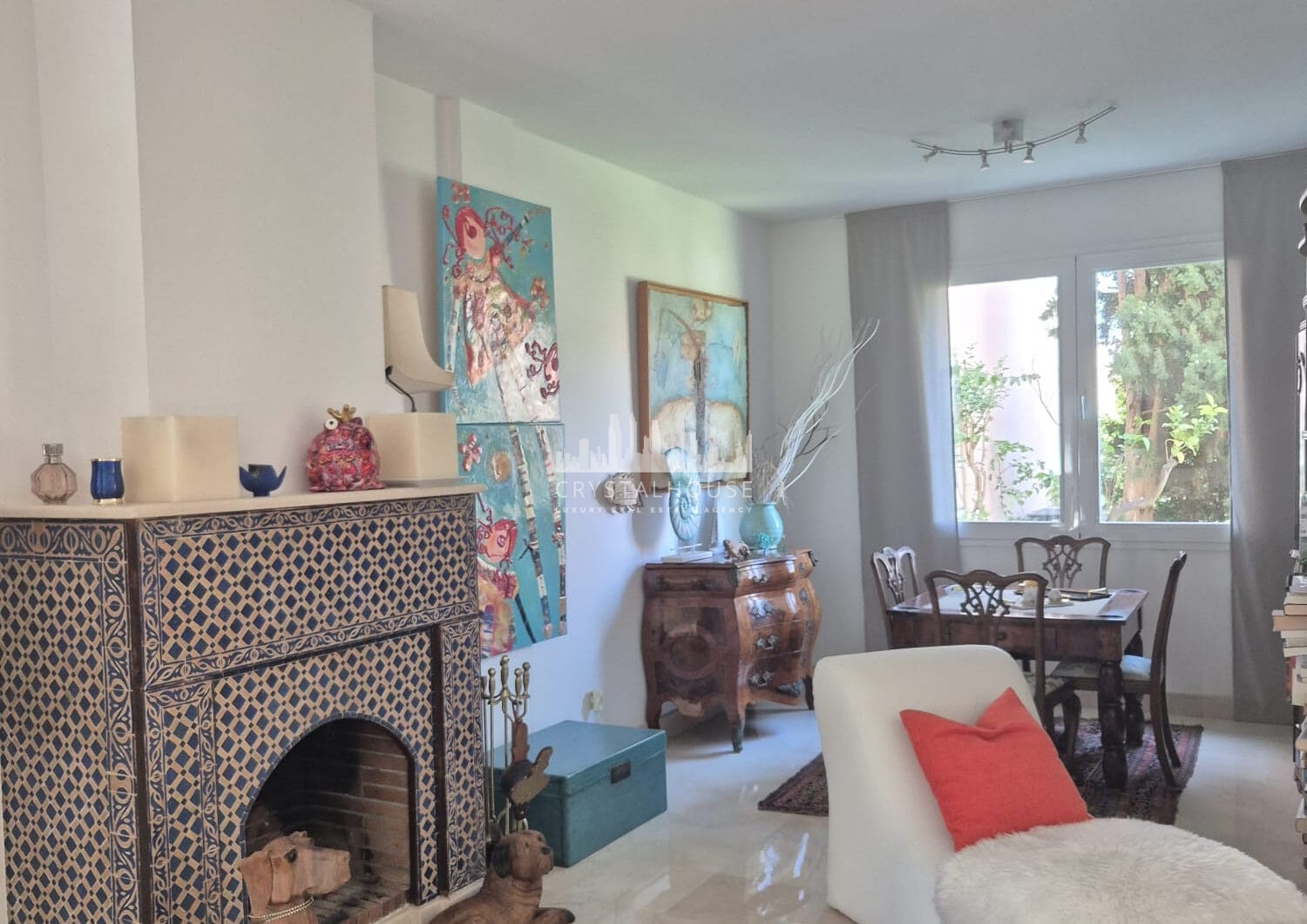 Spacious Ground-Floor Apartment with Private Garden in Park Beach