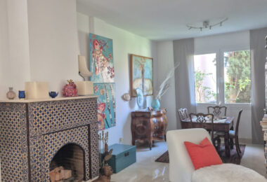 Spacious Ground-Floor Apartment with Private Garden in Park Beach
