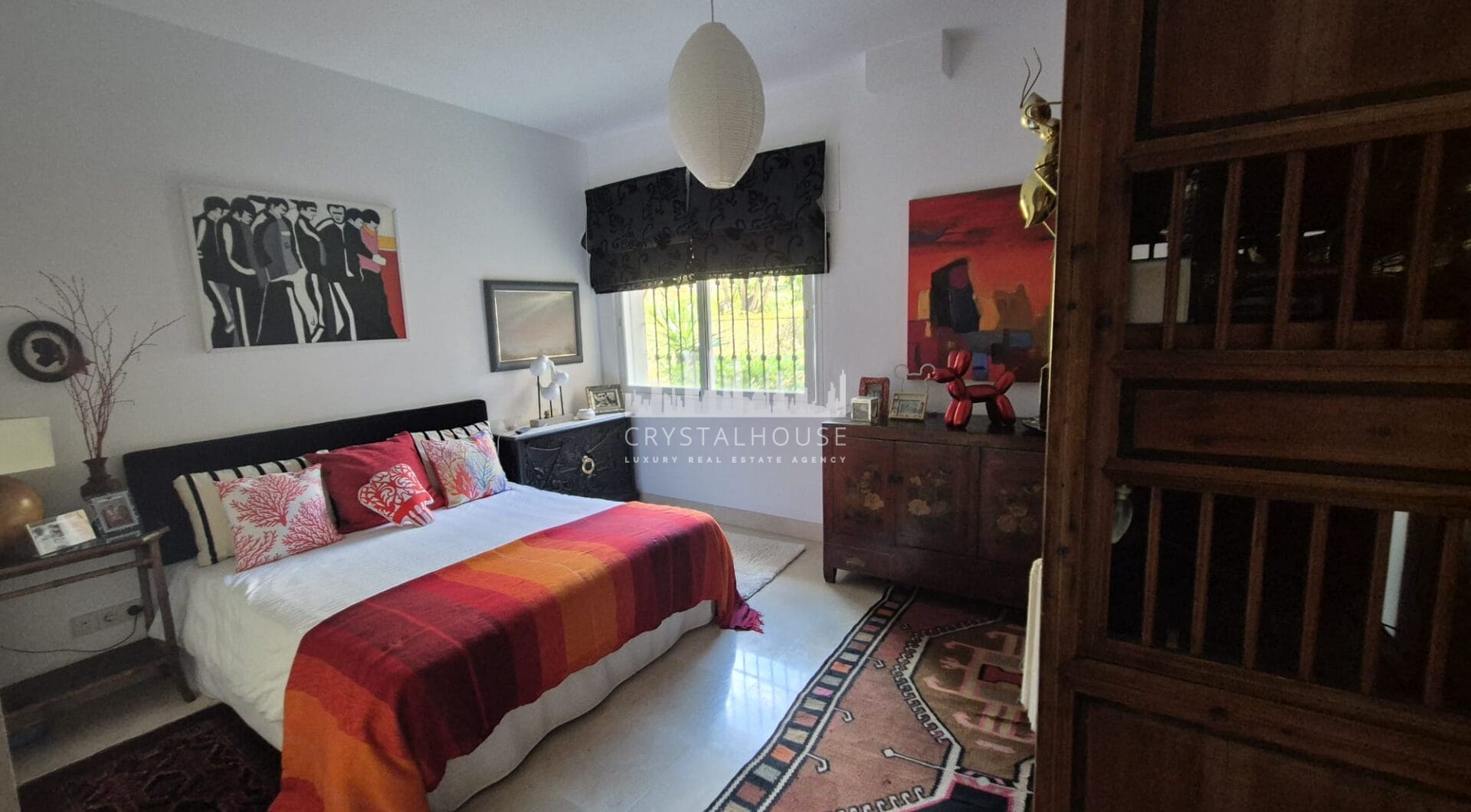 Spacious Ground-Floor Apartment with Private Garden in Park Beach