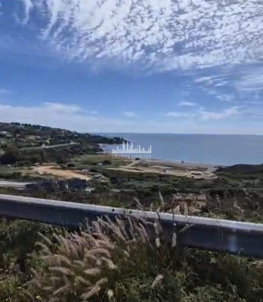 Expansive Plot with Panoramic Views in Torreguadiaro, Sotogrande