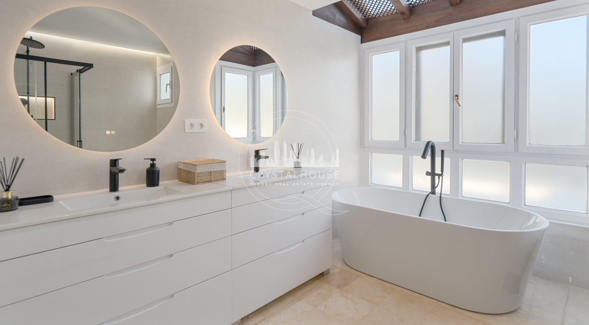 Stunning duplex penthouse beach front in the sought after area of Puerto Banús