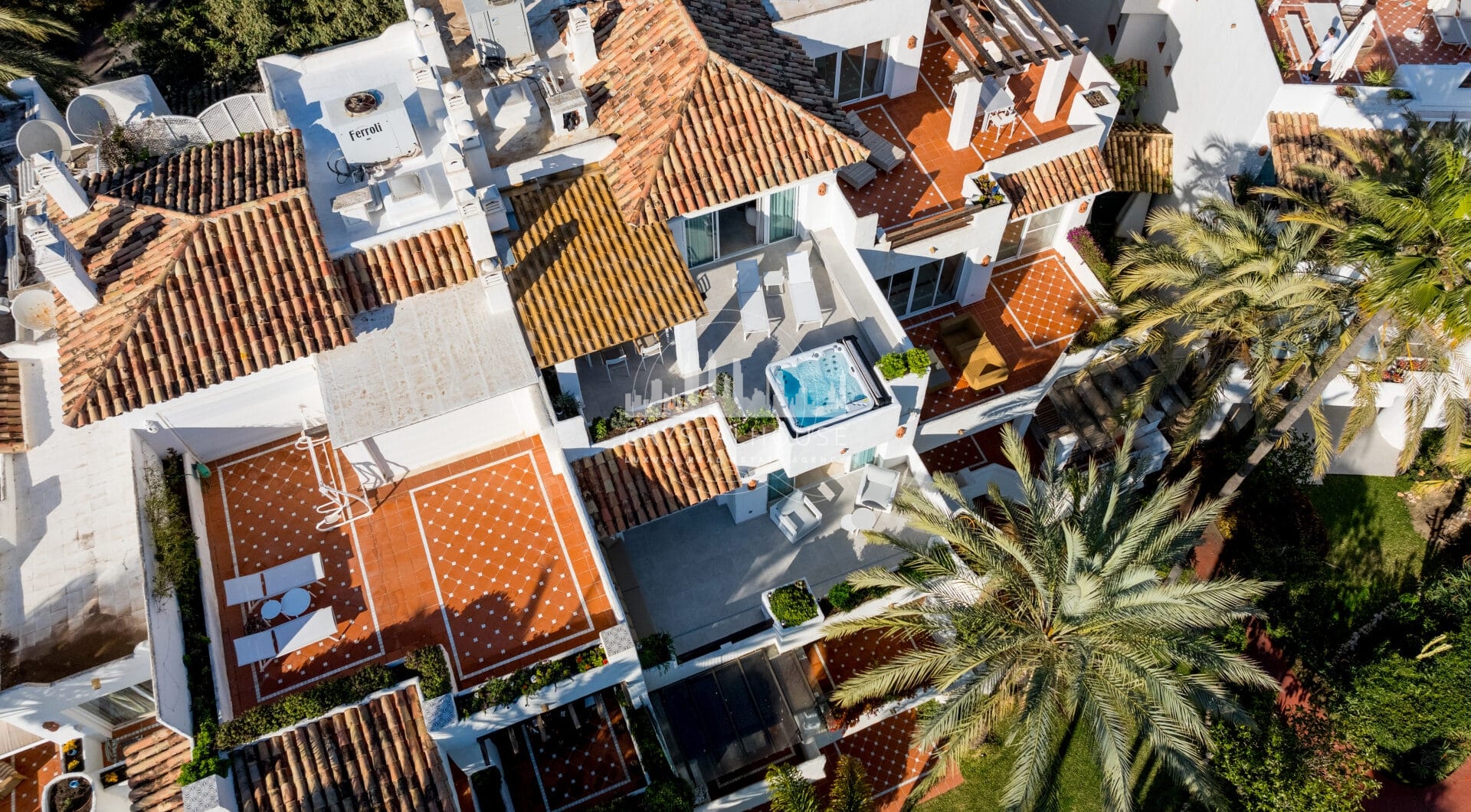 Stunning duplex penthouse beach front in the sought after area of Puerto Banús