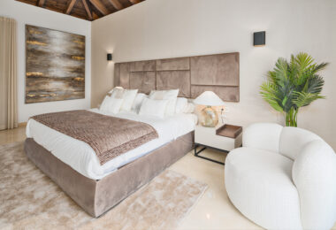 Stunning duplex penthouse beach front in the sought after area of Puerto Banús