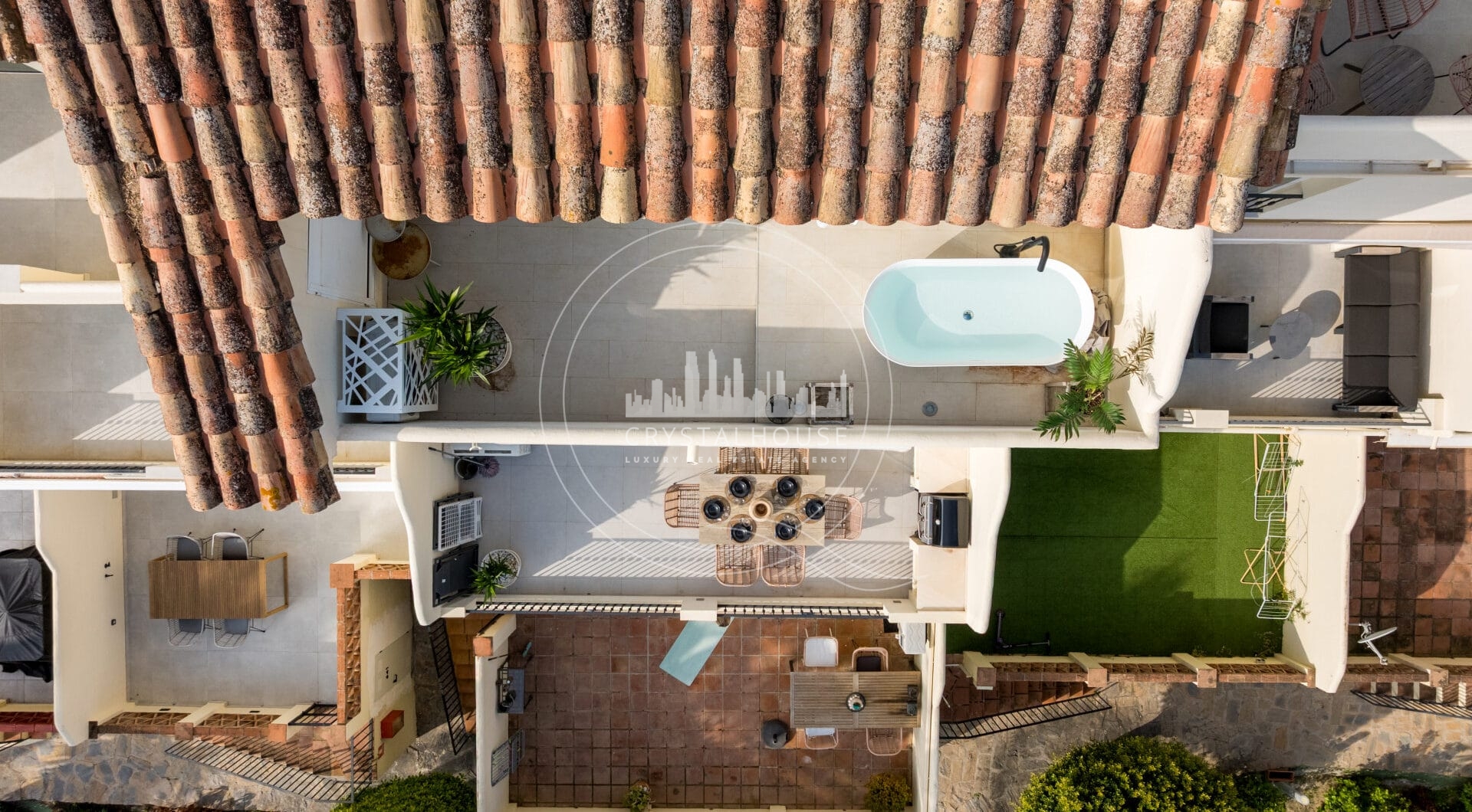 Elegant Renovated Townhouse Near Aloha Golf – Private Garden and Gated Community