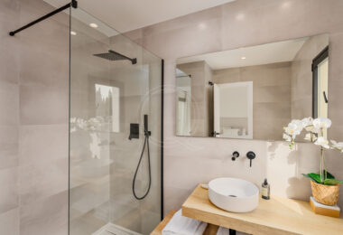Elegant Renovated Townhouse Near Aloha Golf – Private Garden and Gated Community