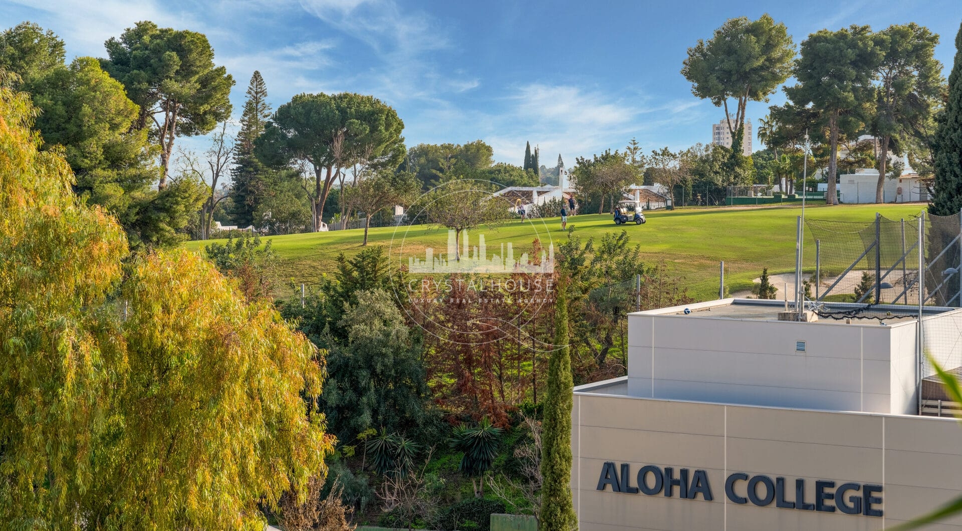 Elegant Renovated Townhouse Near Aloha Golf – Private Garden and Gated Community