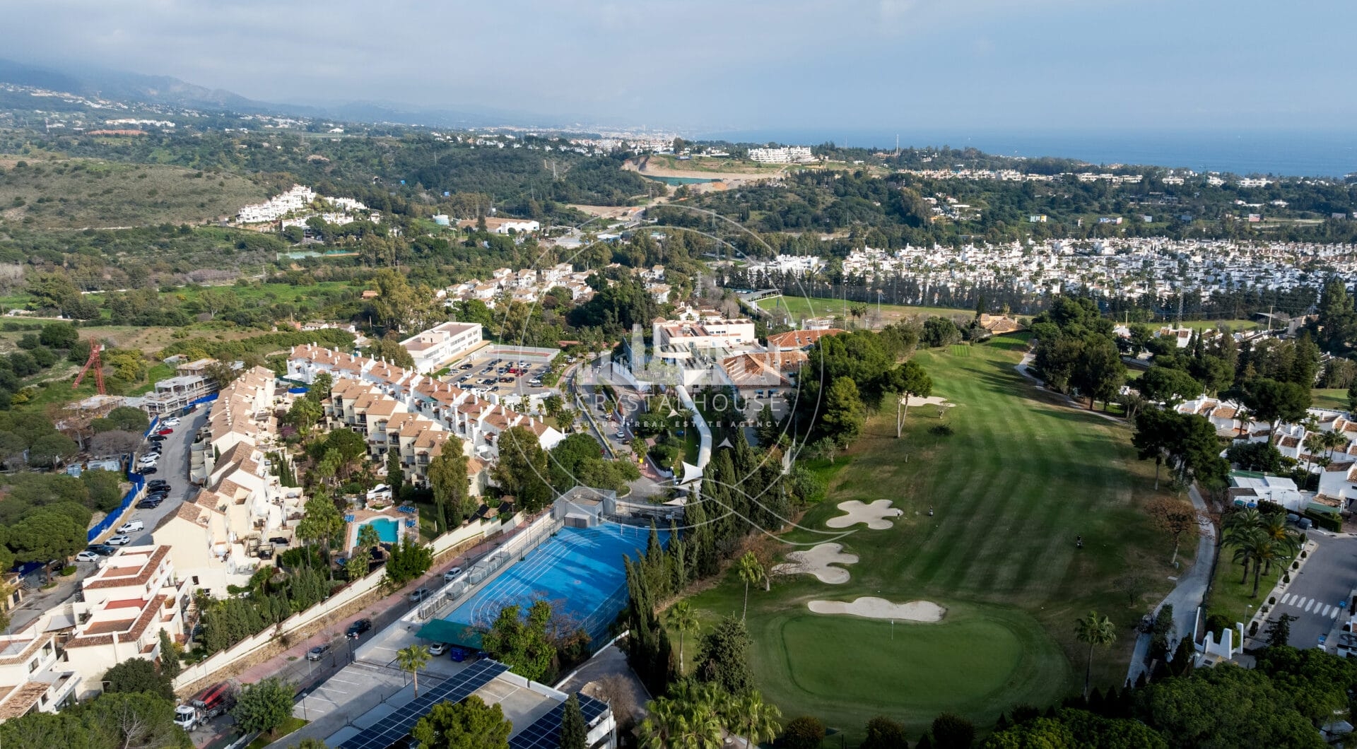 Elegant Renovated Townhouse Near Aloha Golf – Private Garden and Gated Community