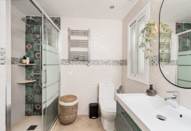 Stunning semi-detached house in Bel Air – official rental licence and 900m from the beach