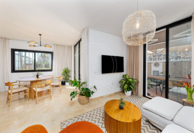 Stunning semi-detached house in Bel Air – official rental licence and 900m from the beach