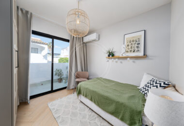 Stunning semi-detached house in Bel Air – official rental licence and 900m from the beach