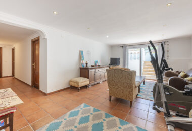 Stunning 7-Bedroom Villa with Pool, Terrace &amp; Family-Friendly Amenities