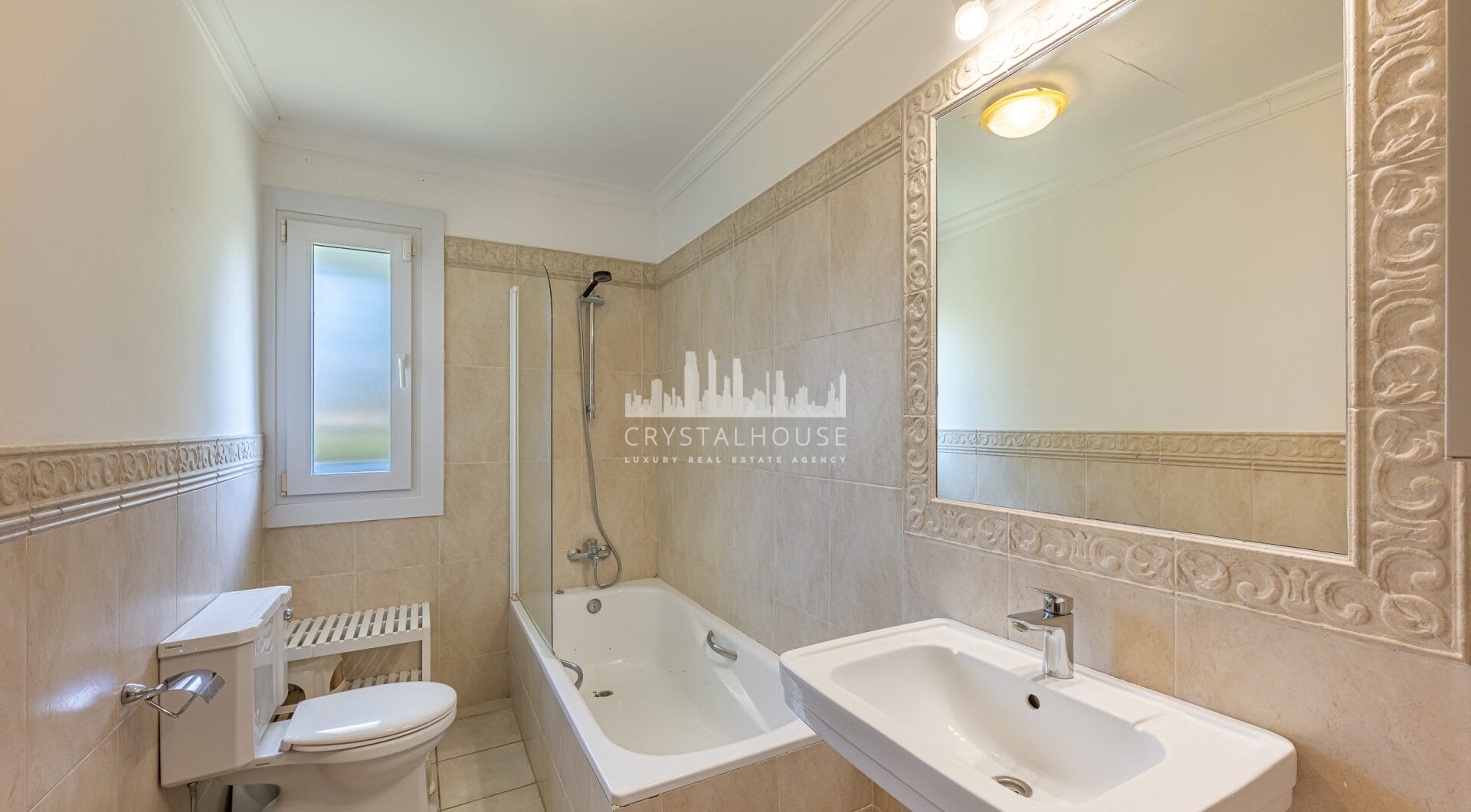 Stunning 7-Bedroom Villa with Pool, Terrace &amp; Family-Friendly Amenities