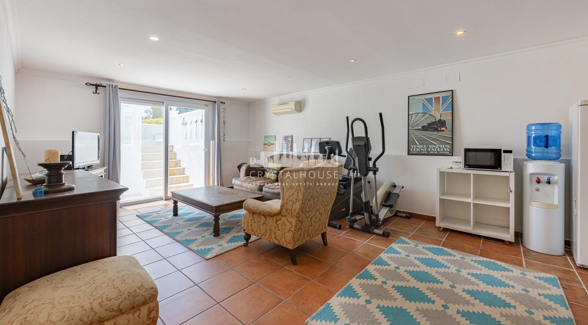 Stunning 7-Bedroom Villa with Pool, Terrace &amp; Family-Friendly Amenities