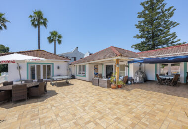 Stunning 7-Bedroom Villa with Pool, Terrace &amp; Family-Friendly Amenities