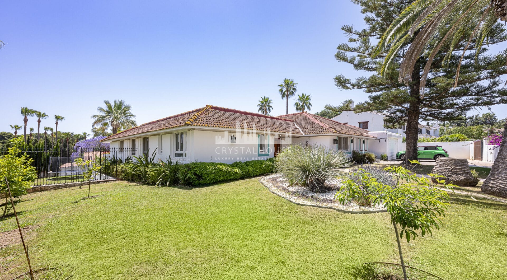 Stunning 7-Bedroom Villa with Pool, Terrace &amp; Family-Friendly Amenities