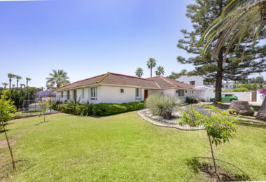 Stunning 7-Bedroom Villa with Pool, Terrace &amp; Family-Friendly Amenities