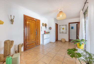 Stunning 7-Bedroom Villa with Pool, Terrace &amp; Family-Friendly Amenities