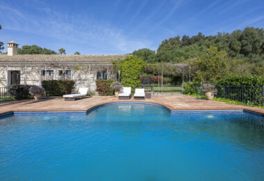5 bedroom Expansive garden