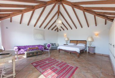 5 bedroom Expansive garden