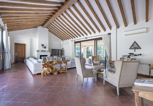 5 bedroom Expansive garden