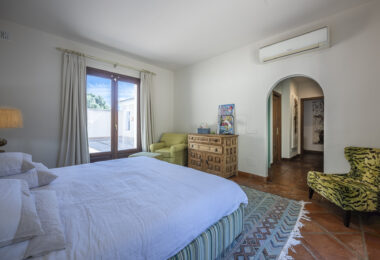 5 bedroom Expansive garden