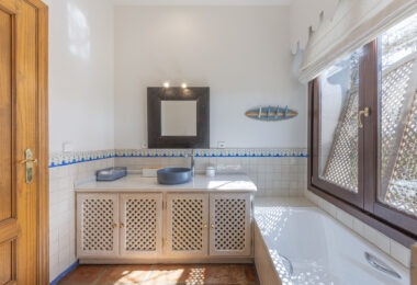 5 bedroom Expansive garden